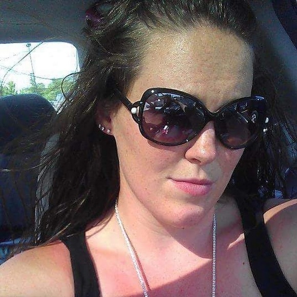 Meet your Posher, Michelle - Picture 1 of 1